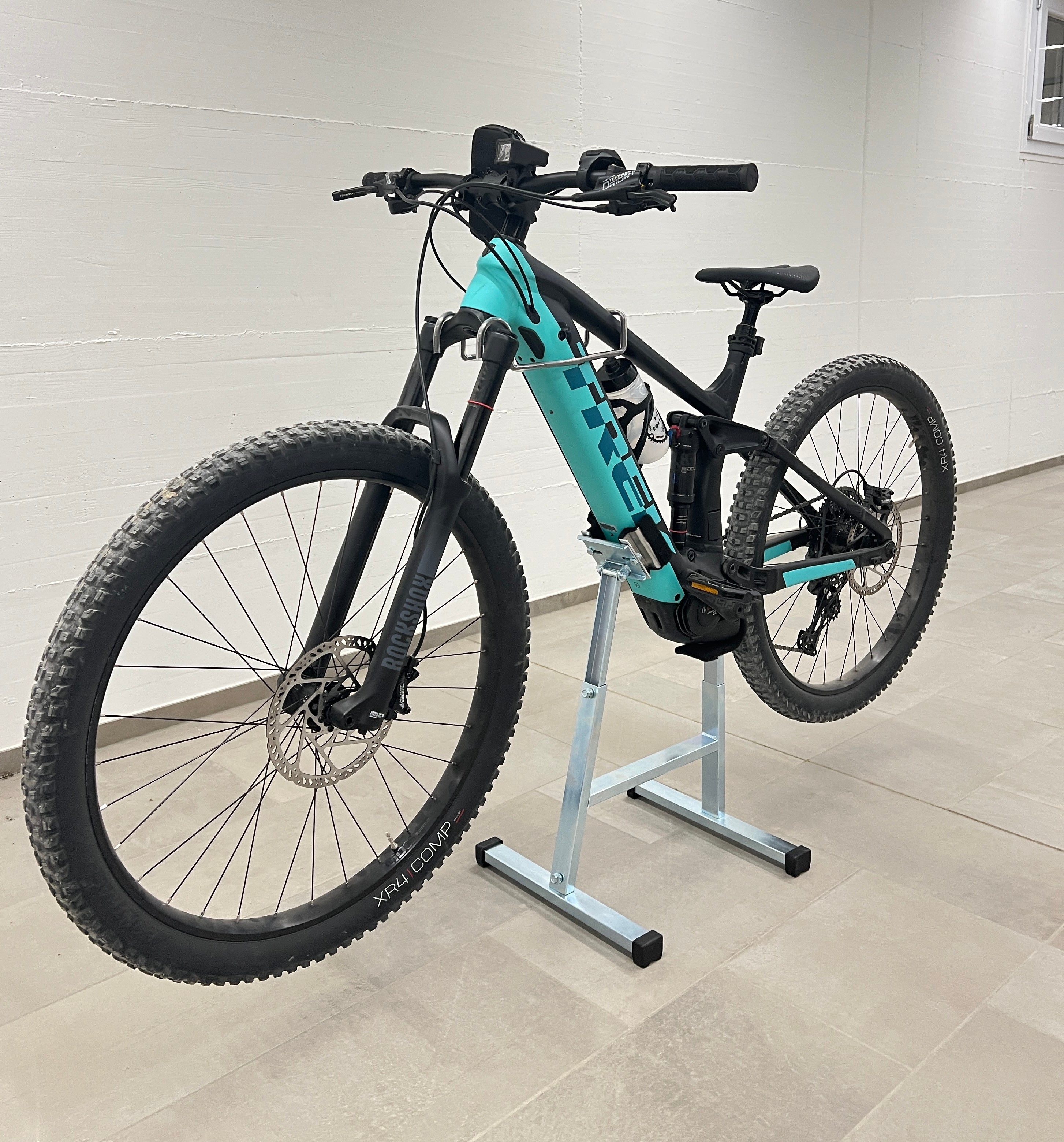Cavalletto per moto in lega di alluminio, supporto laterale per scooter e | Leroy Merlin Cavalletto per moto in lega di alluminio, supporto laterale per scooter e | Leroy Merlin